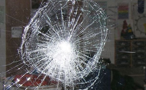 Schaden an der Fensterscheibe