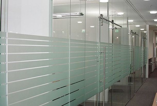 Ganzglasanlage Büro